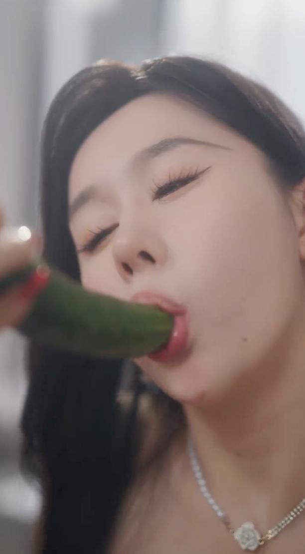 小雪变形记&为爱疯狂 &黄瓜教学(完整版）擦边短剧 - 阿里云盘 资源封面图